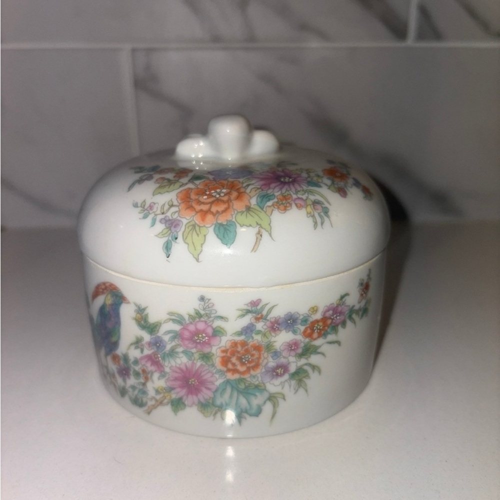 Vintage Elizabeth Arden Floral Ceramic Trinket Box